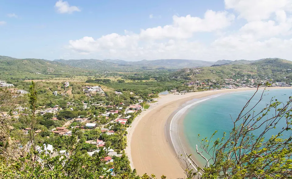 Bahía de San Juan del Sur vista desde el cerro